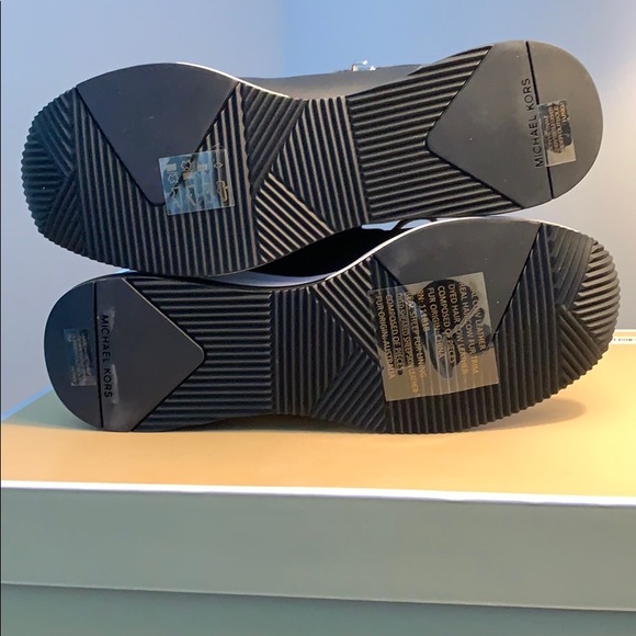 MICHAEL KORS LIV BOOTIES CANVAS - Picture 7 of 7